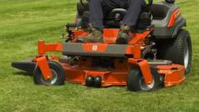 How to Use & Operate a Commercial Zero Turn Gas Lawn Mower | Husqvarna